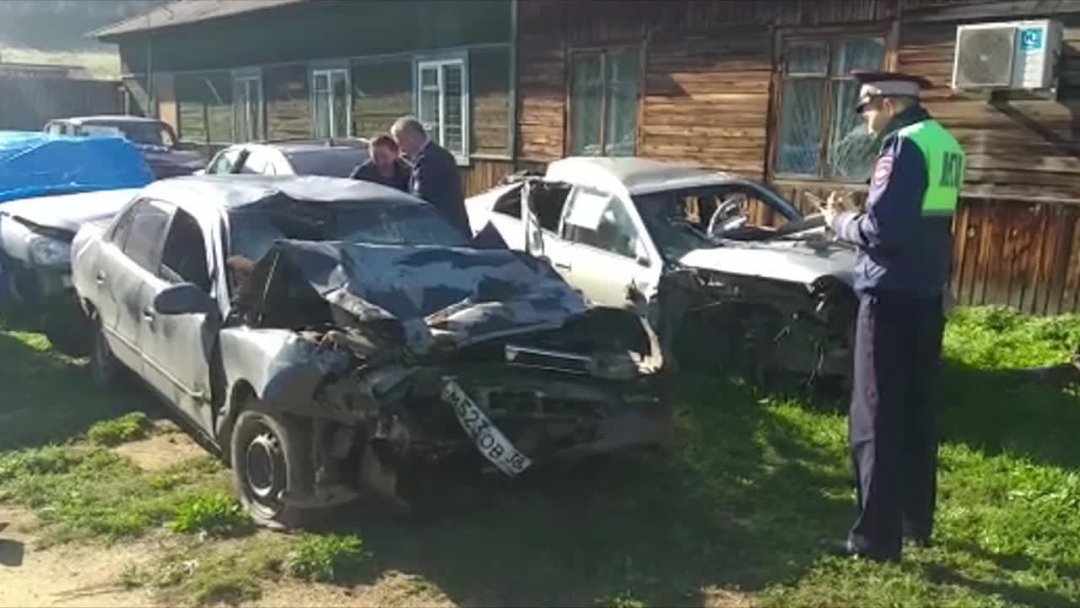 В Ольхонском районе сотрудники полиции разбираются в обстоятельствах дорожной аварии, в которой погиб подросток